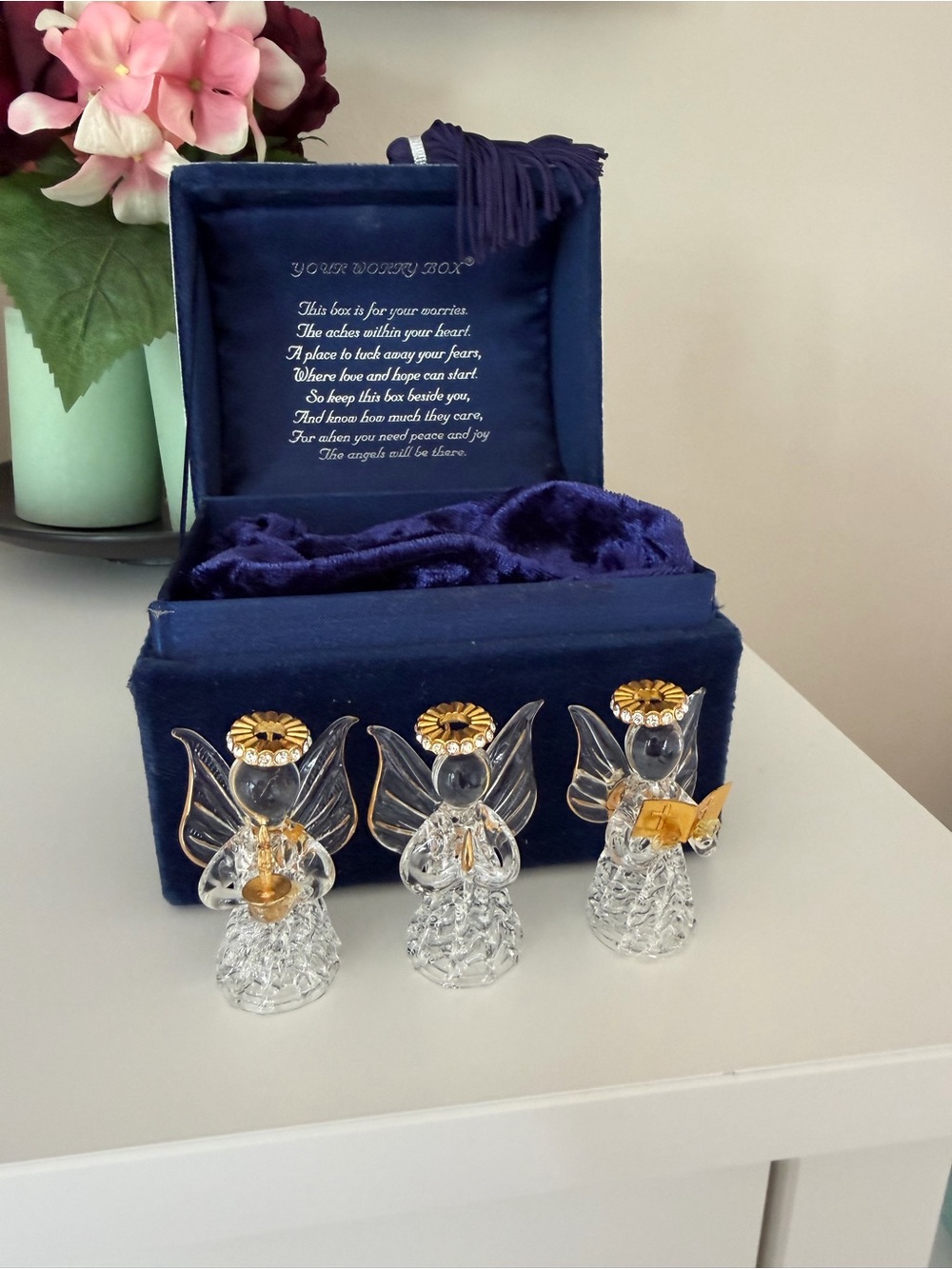 Vintage "Your Worry Box" Velvet Musical Trinket Box with 3 Glass Angels - Picture 3 of 10